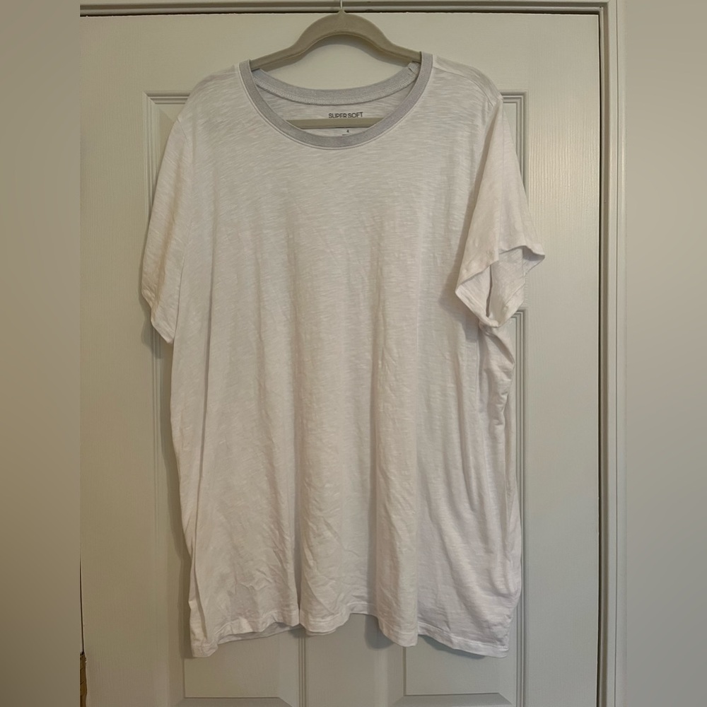 Torrid NWOT white shirt